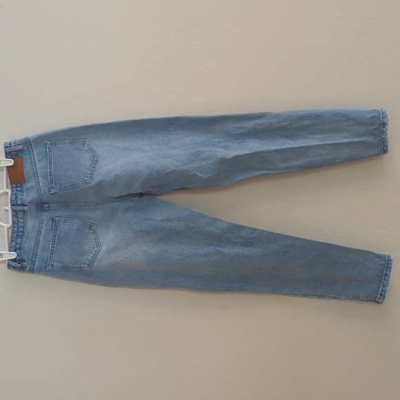 Missguided Riot High Rise Mom Distressed Denim Jean Loose Fit - Size 4 - Picture 5 of 12